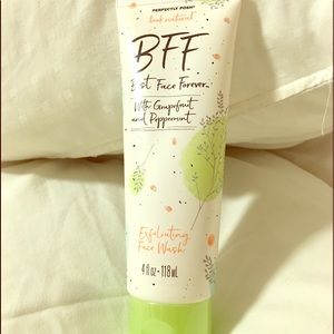 Exfoliating face wash